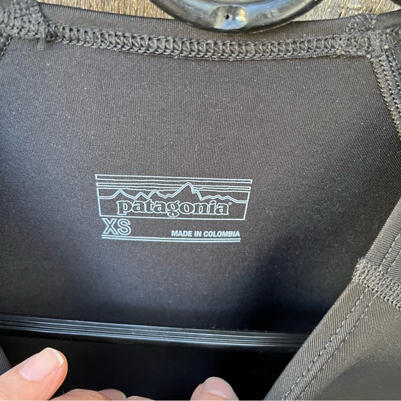 Patagonia Wm’s Micro Swell Rashguard Top Sz XS - Picture 3 of 12